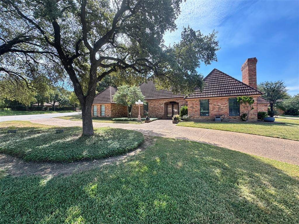 Fort Worth, TX 76112,700 Highwoods Trail