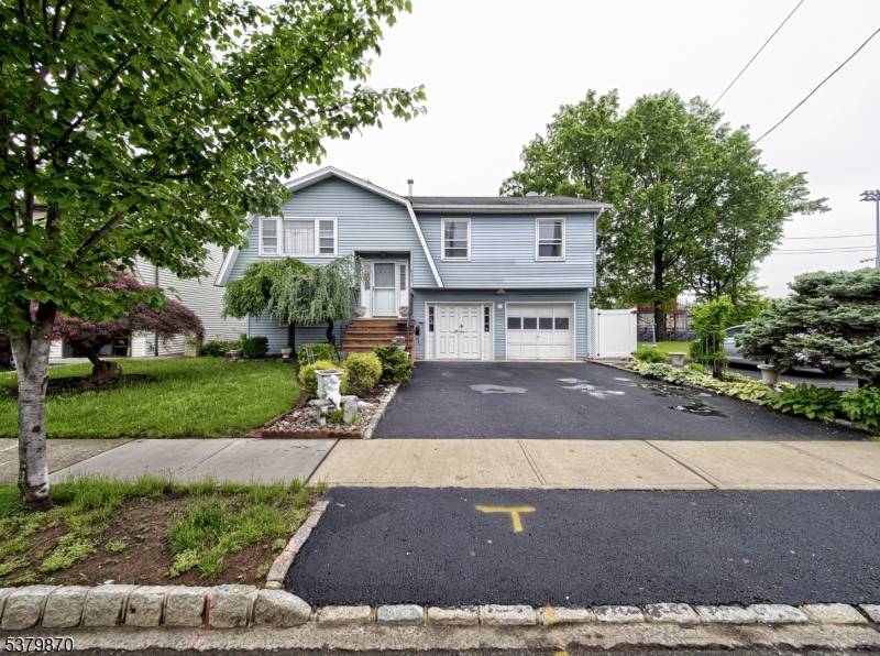 Roselle Park Boro, NJ 07204,611 Laurel Ave