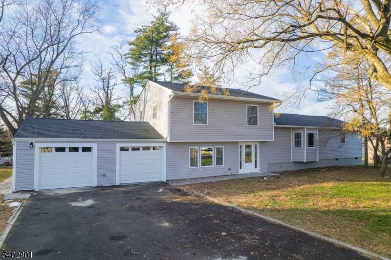 East Brunswick Twp., NJ 08816,21 Vauxhall Rd