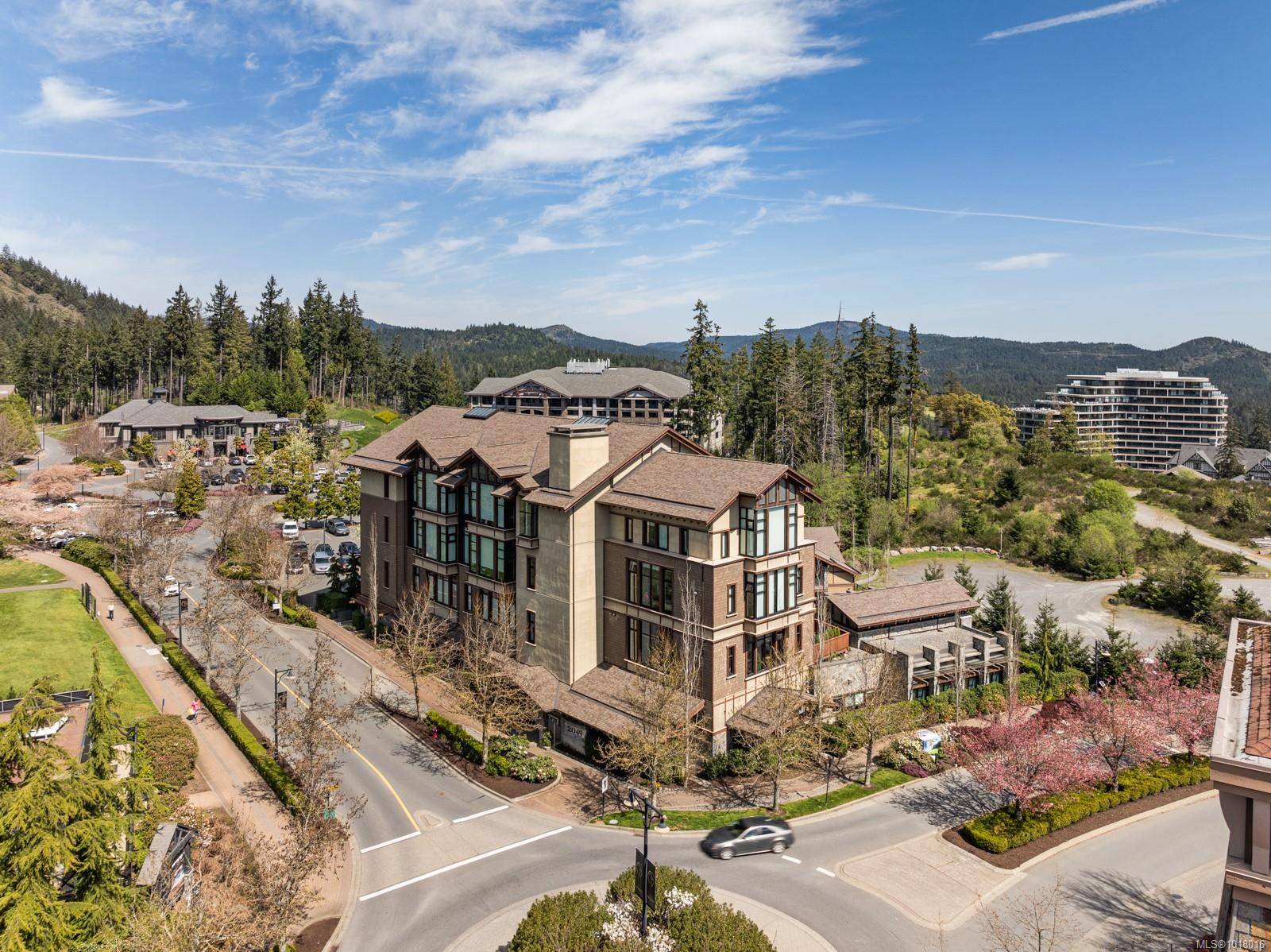 Langford, BC V9B 0H8,2049 Country Club Way #201