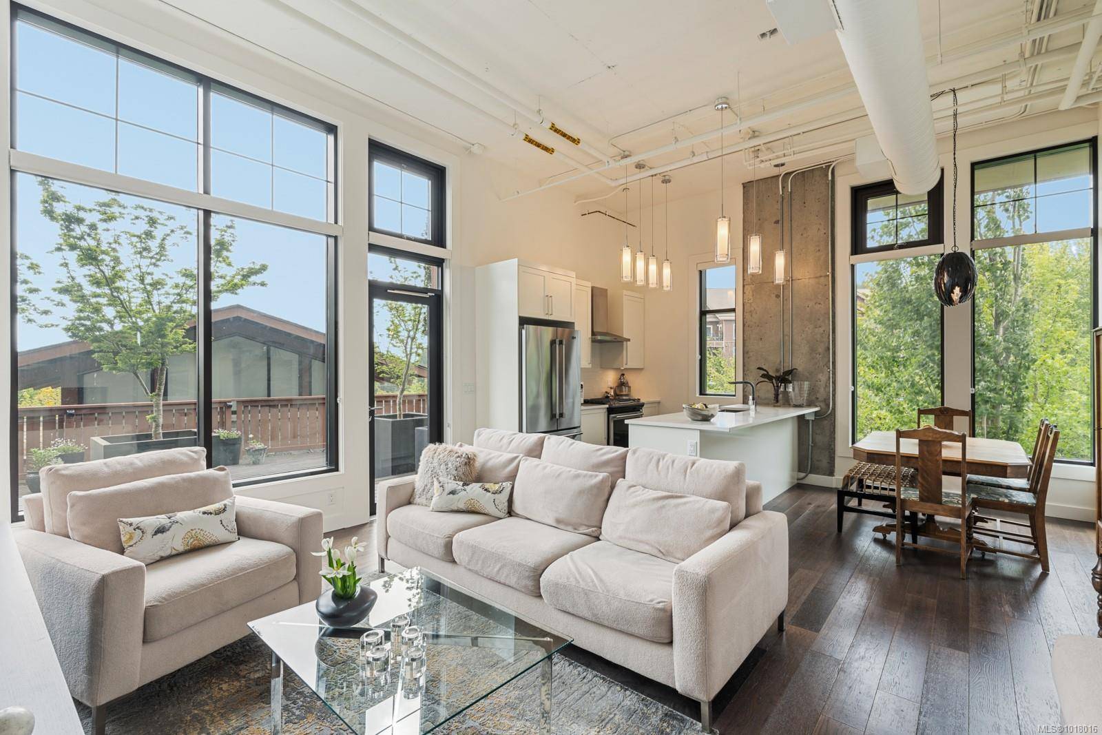 Langford, BC V9B 0H8,2049 Country Club Way #201