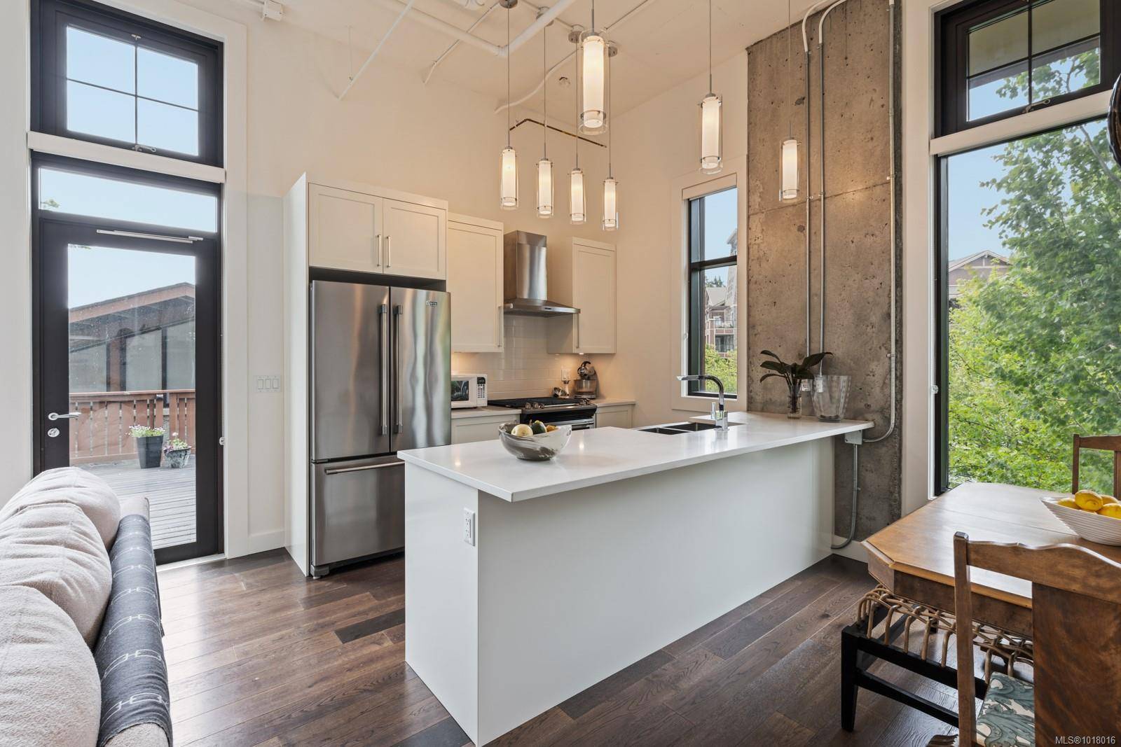 Langford, BC V9B 0H8,2049 Country Club Way #201