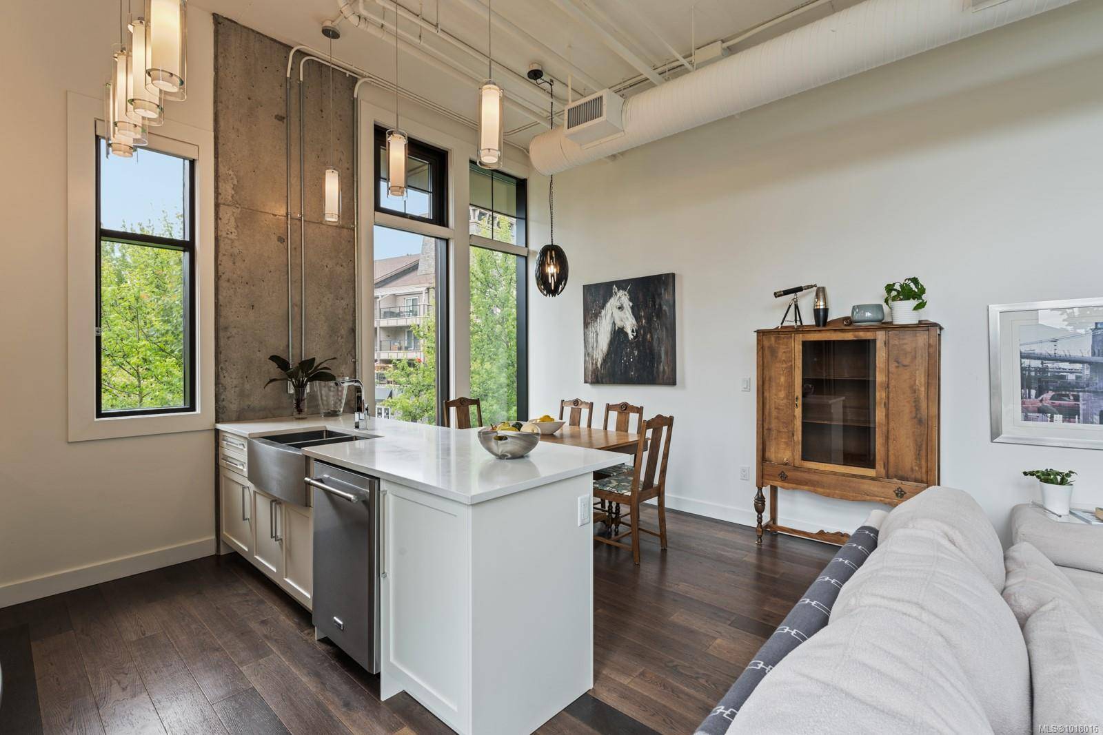 Langford, BC V9B 0H8,2049 Country Club Way #201