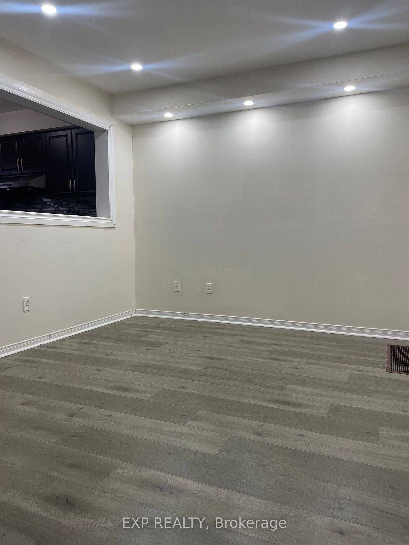 Brampton, ON L6X 0J6,28 Wicklow RD