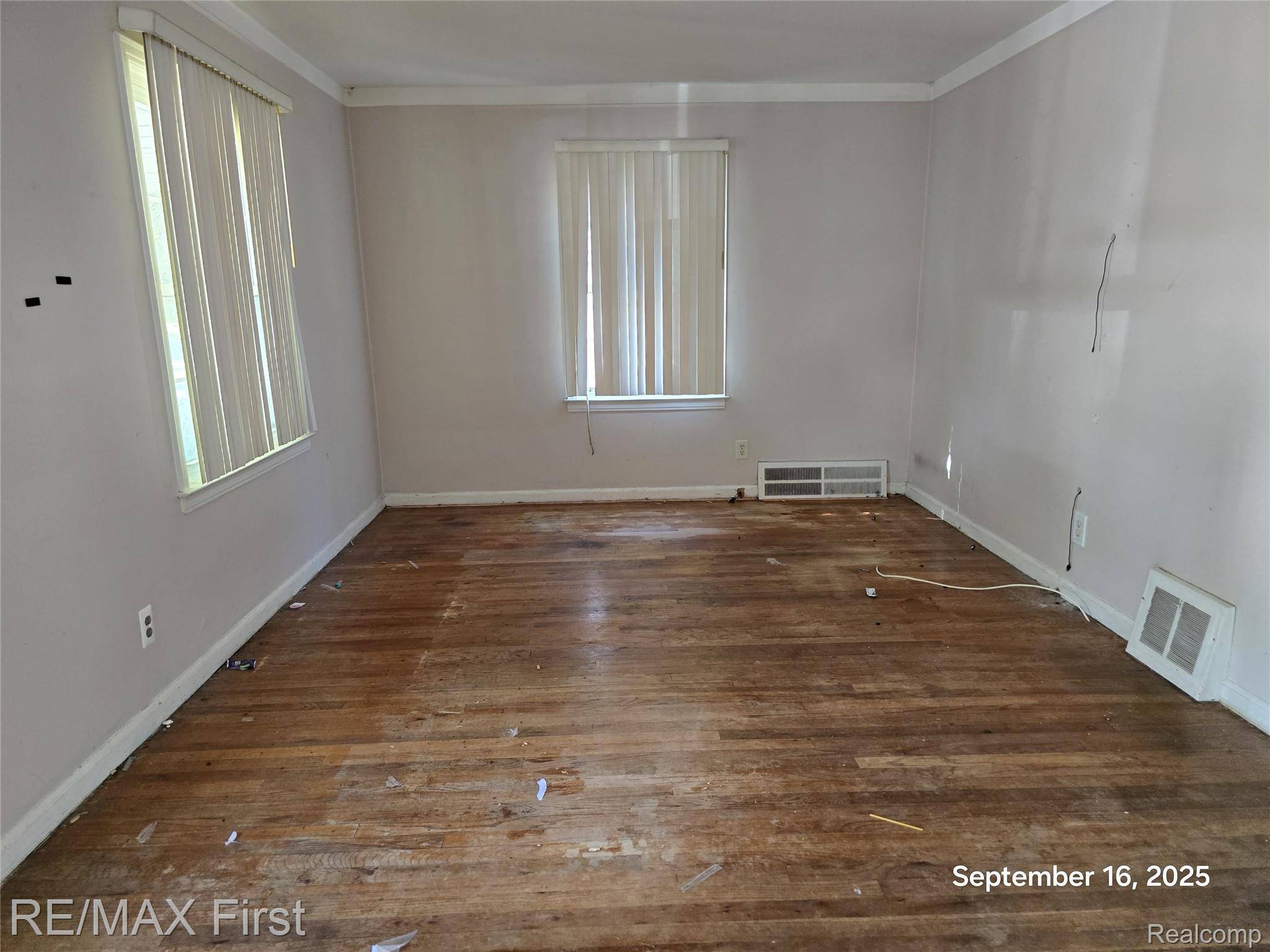 Harper Woods, MI 48225,19341 Woodside ST