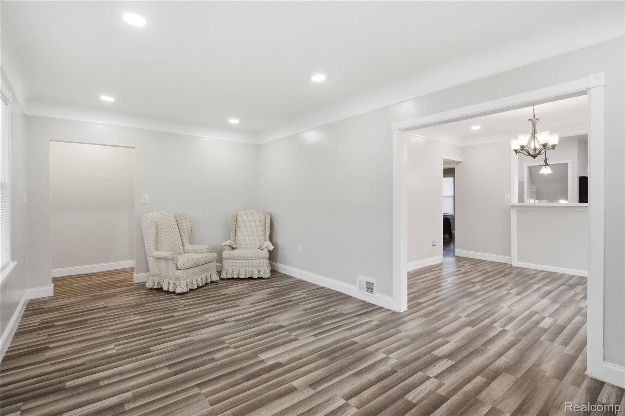 Detroit, MI 48213,12816 Rosemary ST