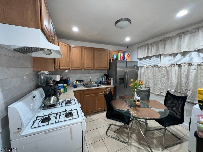 Jersey City, NJ 07305,15 Wade St