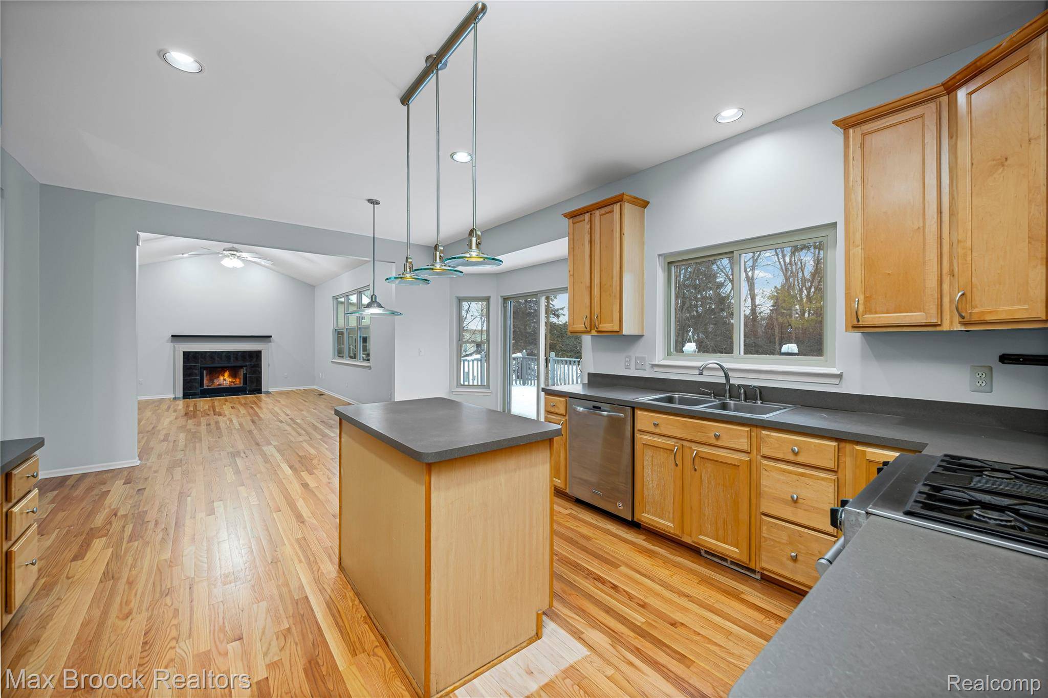 Farmington Hills, MI 48334,29267 SUNRIDGE