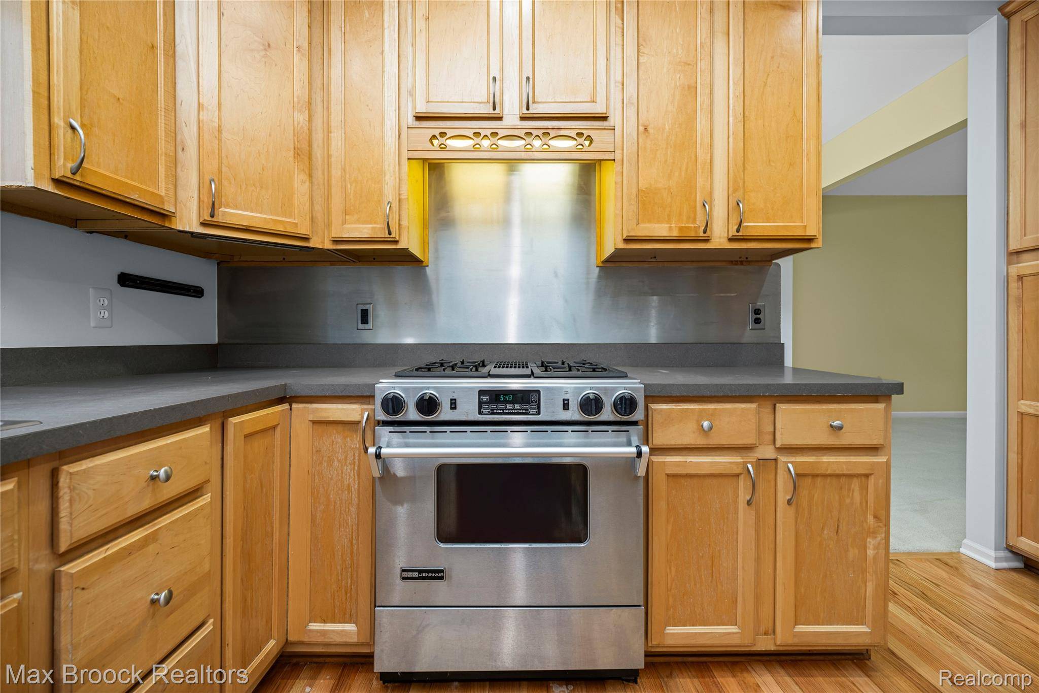 Farmington Hills, MI 48334,29267 SUNRIDGE