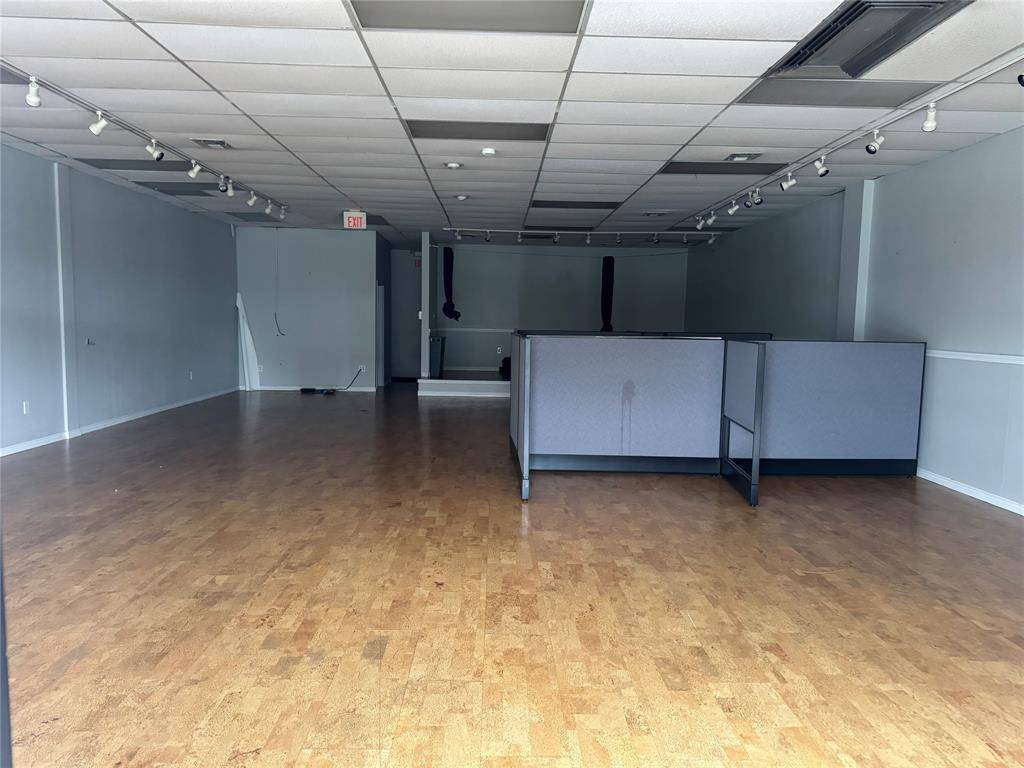 Cleburne, TX 76033,204 S Ridgeway Drive #Suite 212