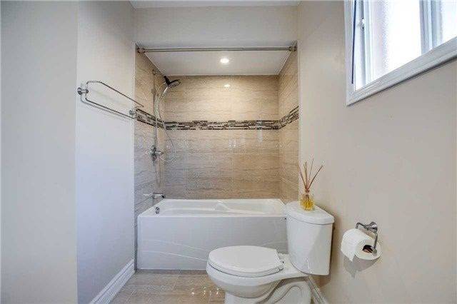 Mississauga, ON L5V 1G6,4663 Crosswinds (MAIN LEVEL) DR