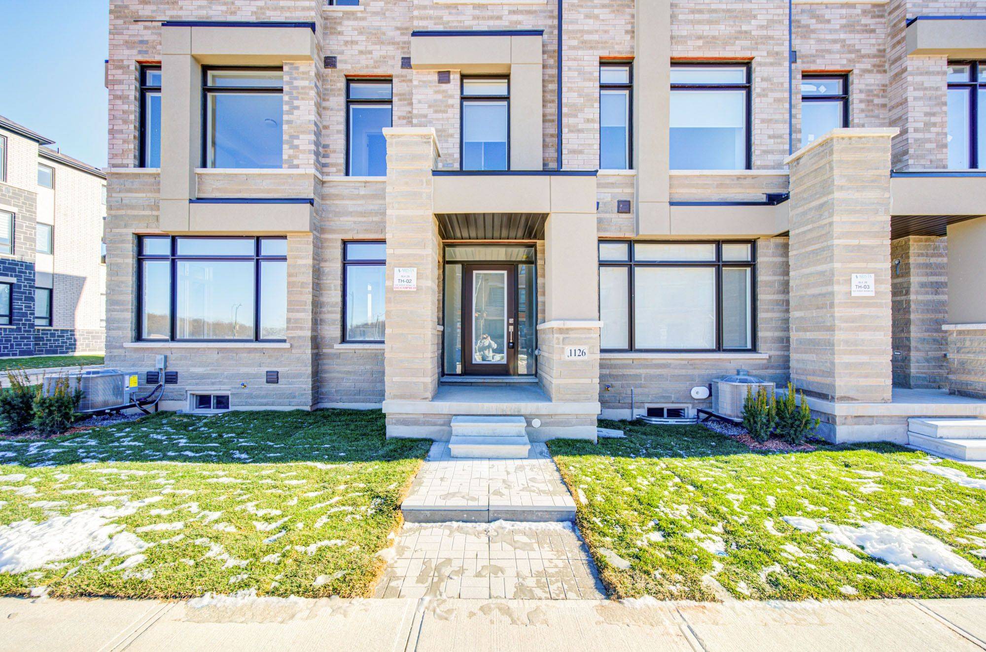 Oakville, ON L6H 7W4,1126 Wheat Boom DR