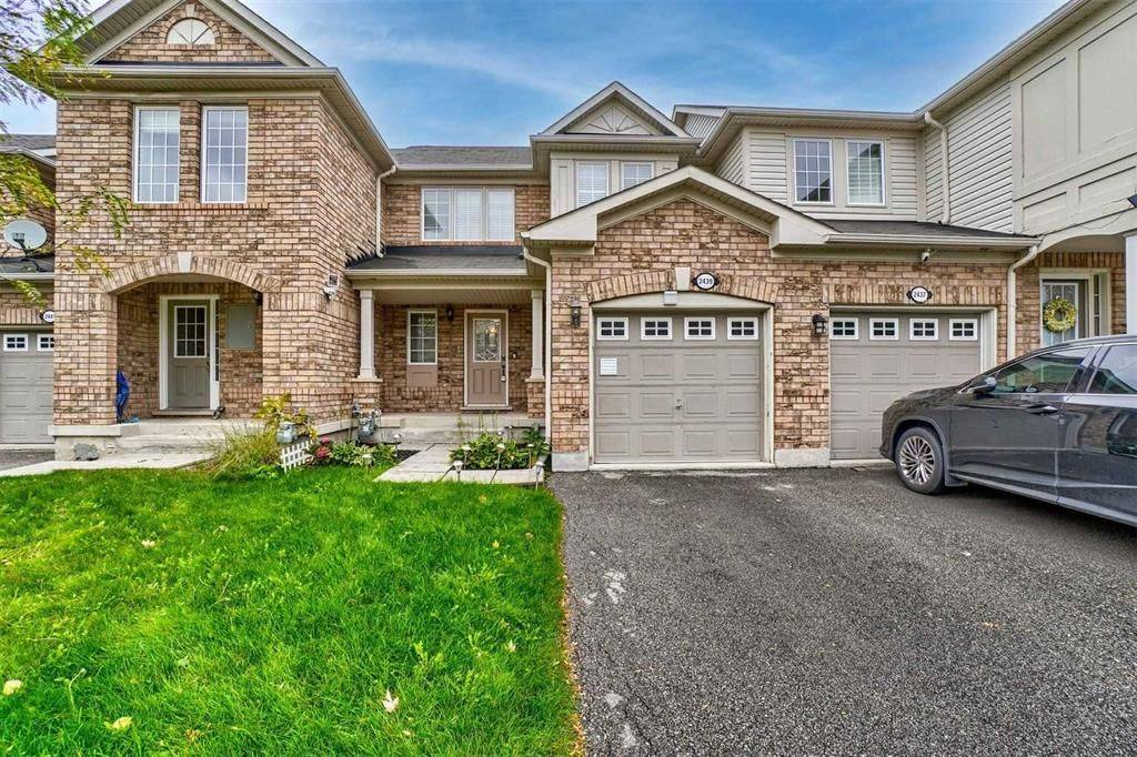 Oakville, ON L6M 0A1,2439 Springforest DR