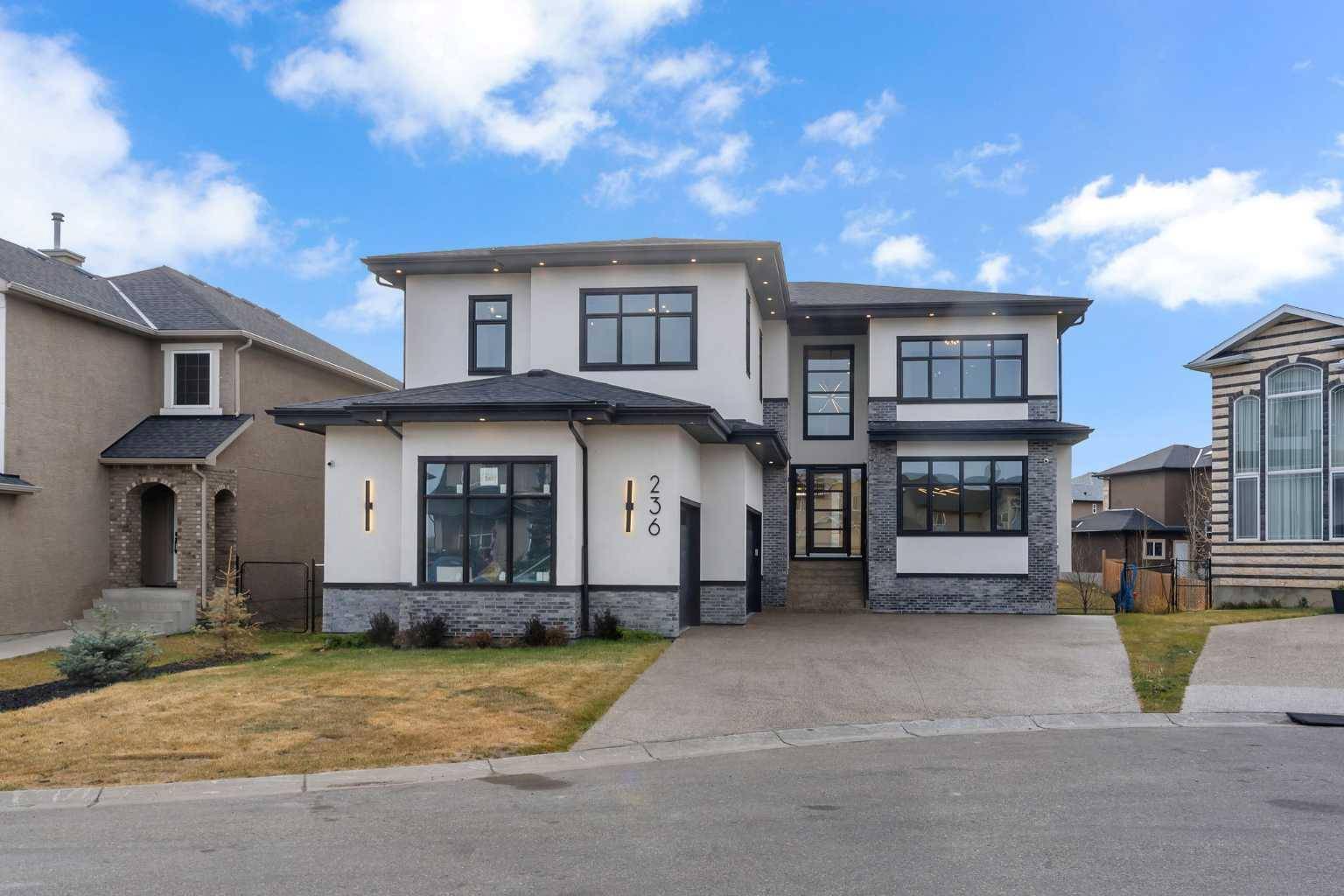 Chestermere, AB T1X 0A2,236 East Lakeview PL