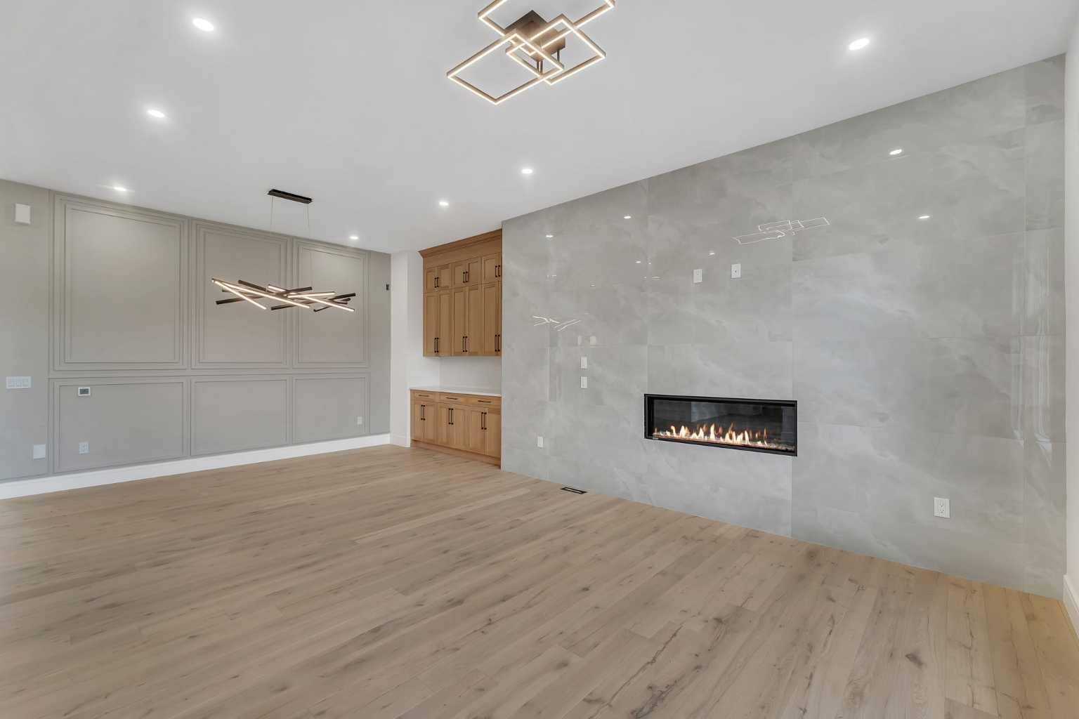 Chestermere, AB T1X 0A2,236 East Lakeview PL