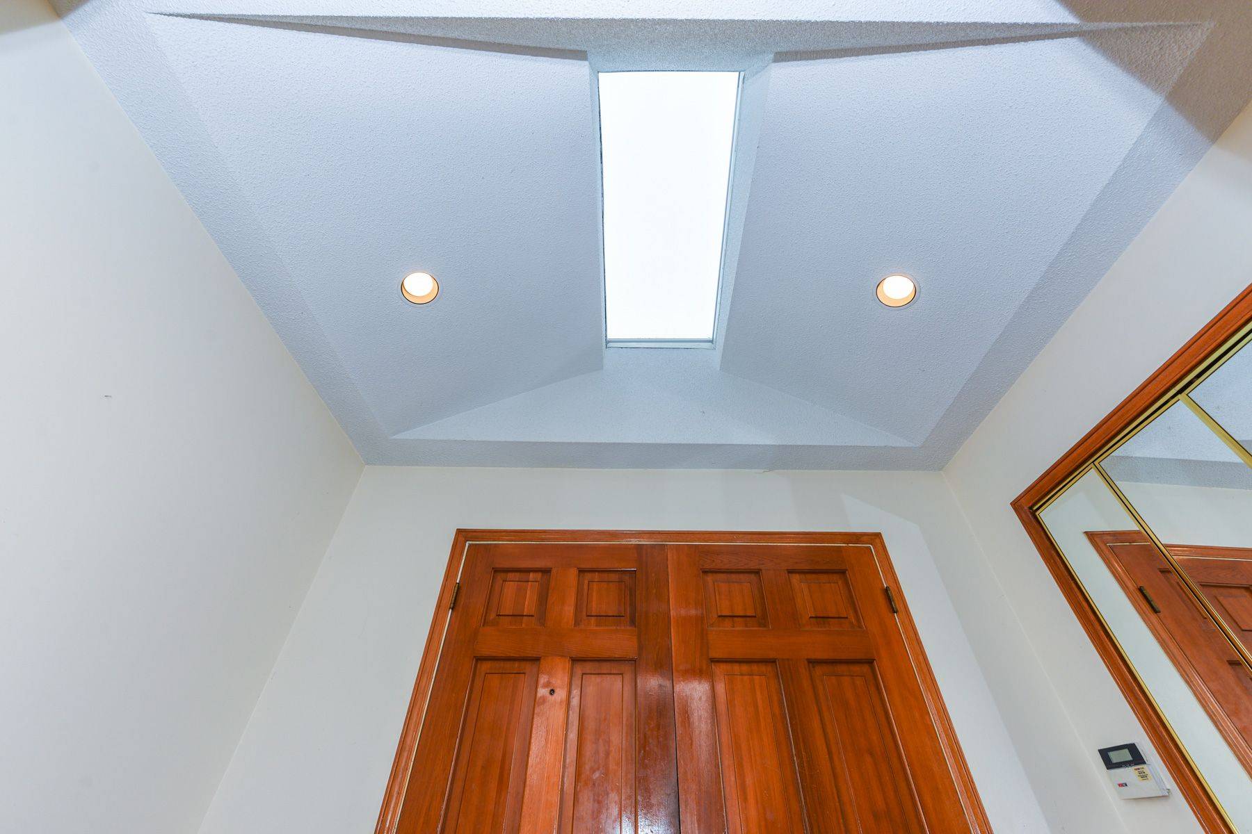 Toronto W10, ON M9V 4P3,27 Kiskadee DR