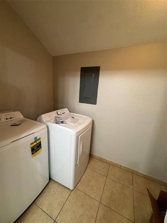 White Settlement, TX 76108,420 S Las Vegas Trail