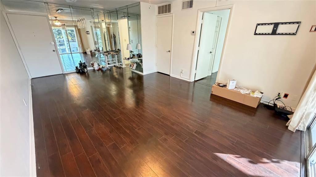 Oakland Park, FL 33334,3040 NE 16th Ave #305