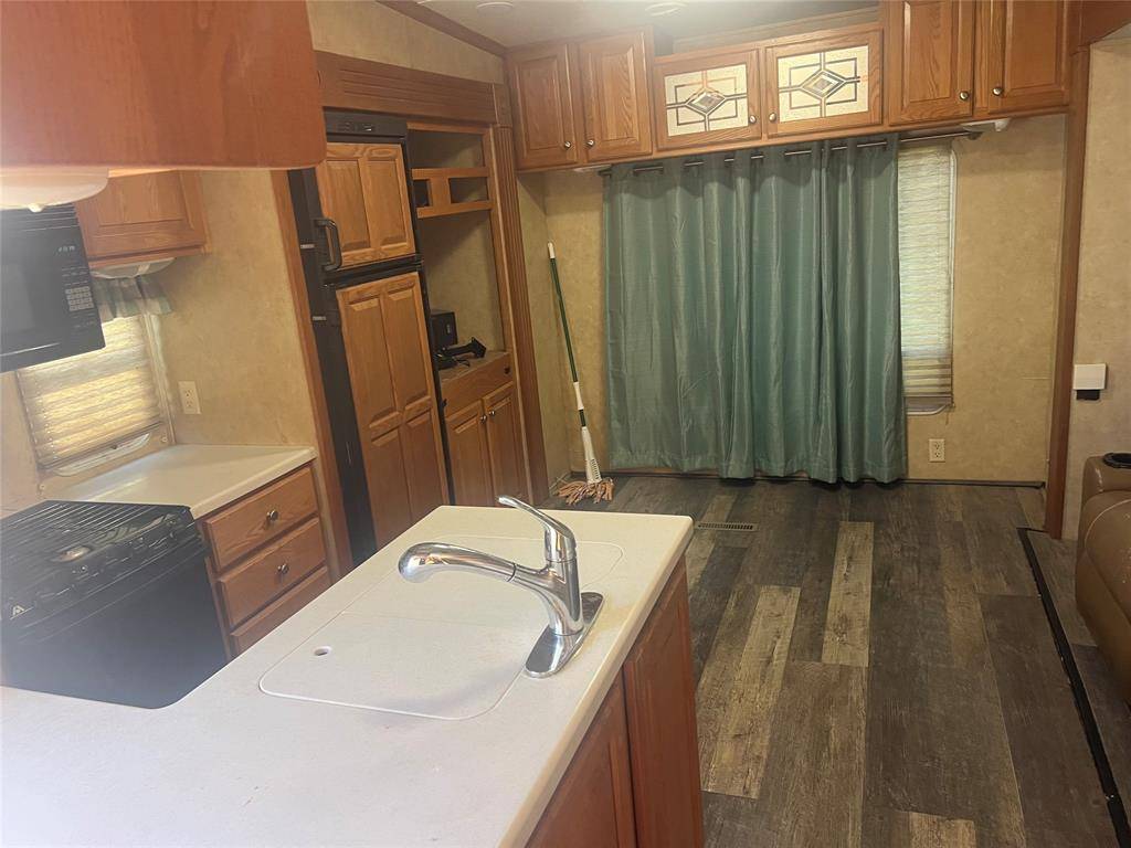 Whitney, TX 76692,433 HCR 2105 Loop