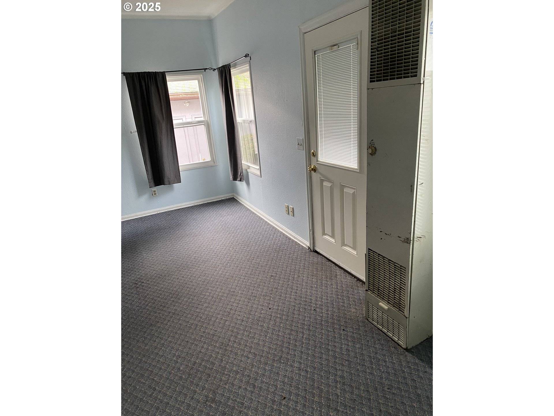 Portland, OR 97215,4320 SE HAWTHORNE BLVD