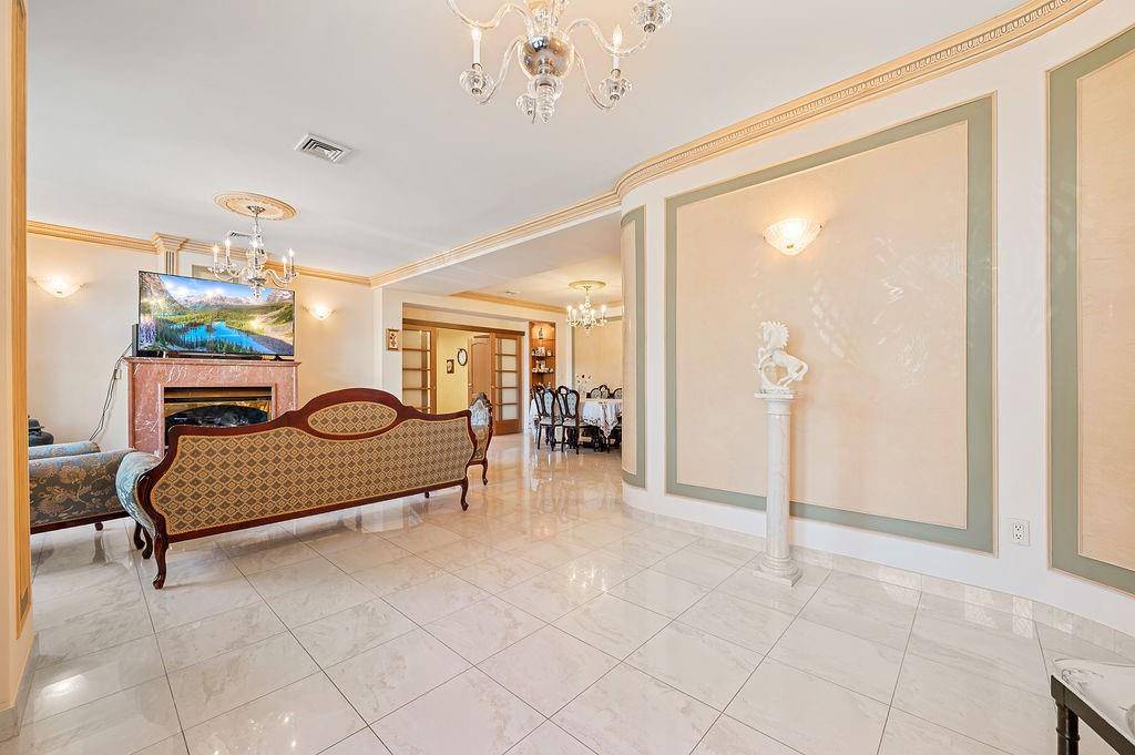 Brooklyn, NY 11228,7325 14th AVE