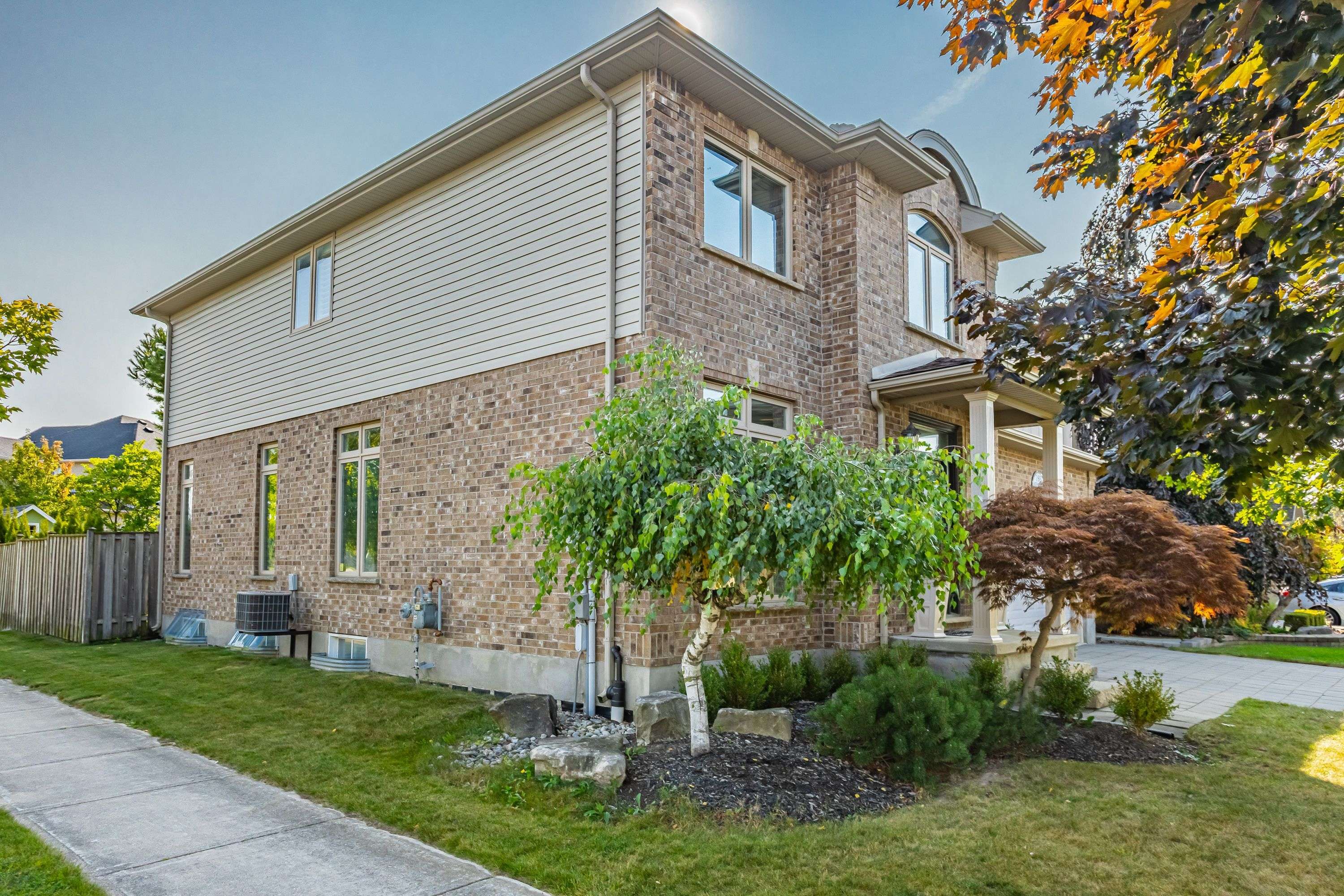 London North, ON N6H 5X3,792 Redtail TRL