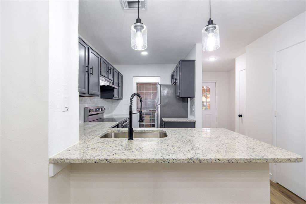 Garland, TX 75040,613 Carriagehouse Lane #9