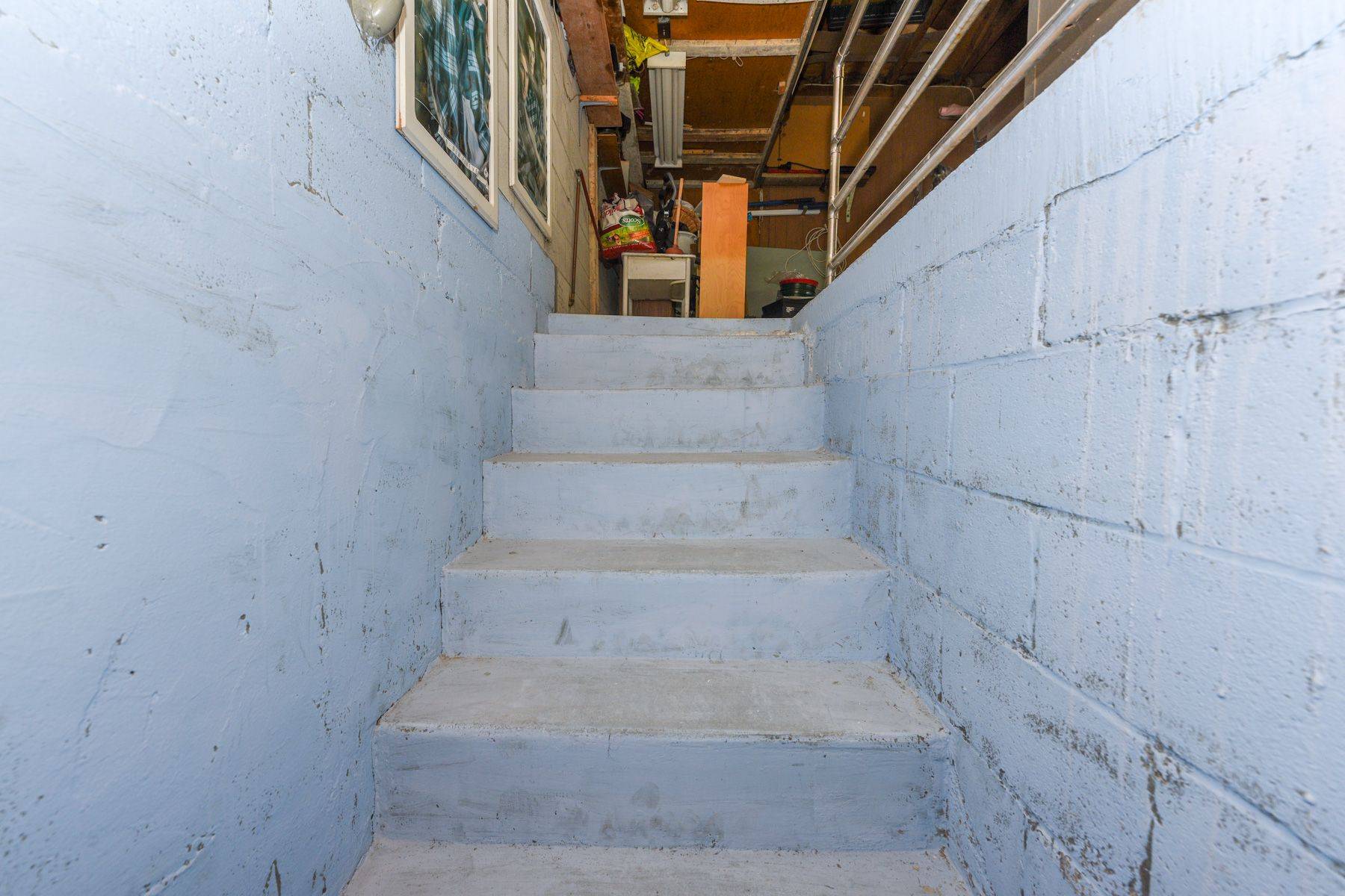 Toronto W10, ON M9V 4P3,27 Kiskadee DR #Basement.