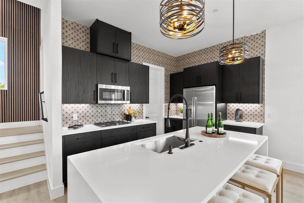 Dallas, TX 75208,727 W 10th Street #101