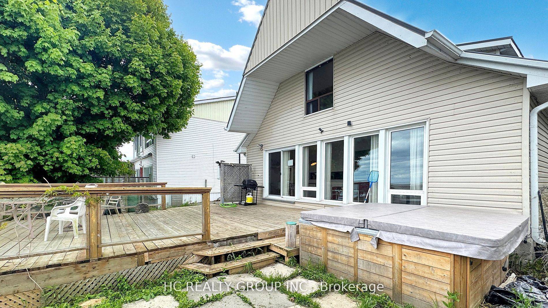 Oshawa, ON L1J 1A1,59 Muskoka AVE #A