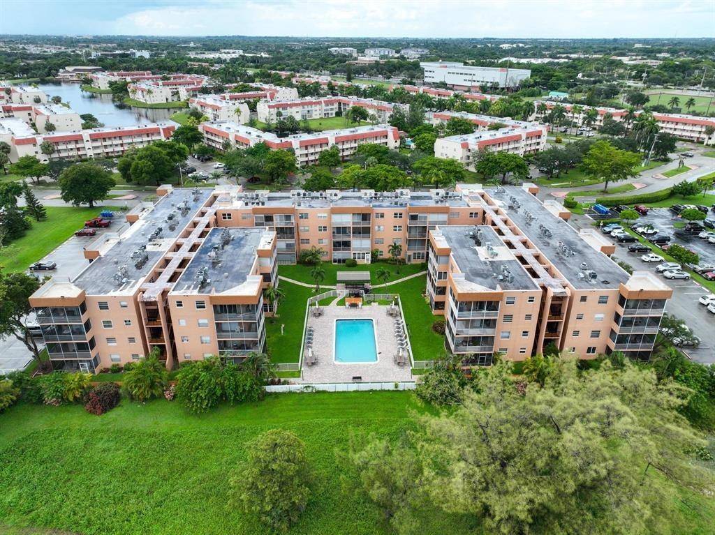 Sunrise, FL 33322,3050 Sunrise Lakes Dr #307