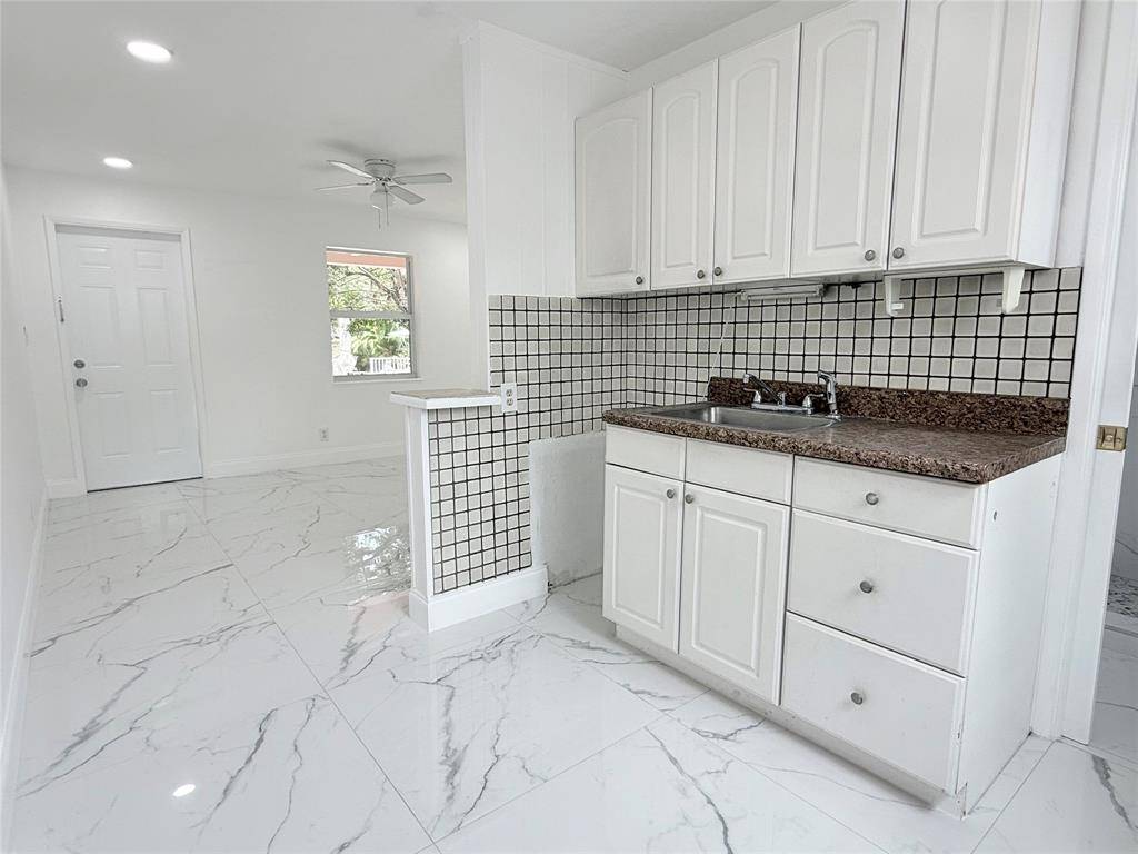 Hollywood, FL 33020,1850 Rodman St #2