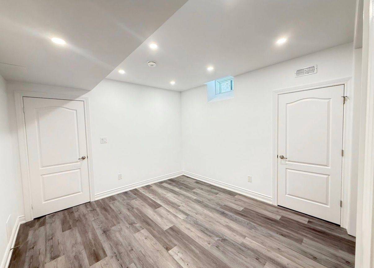 Markham, ON L6E 1T9,141 Maple Ridge CRES