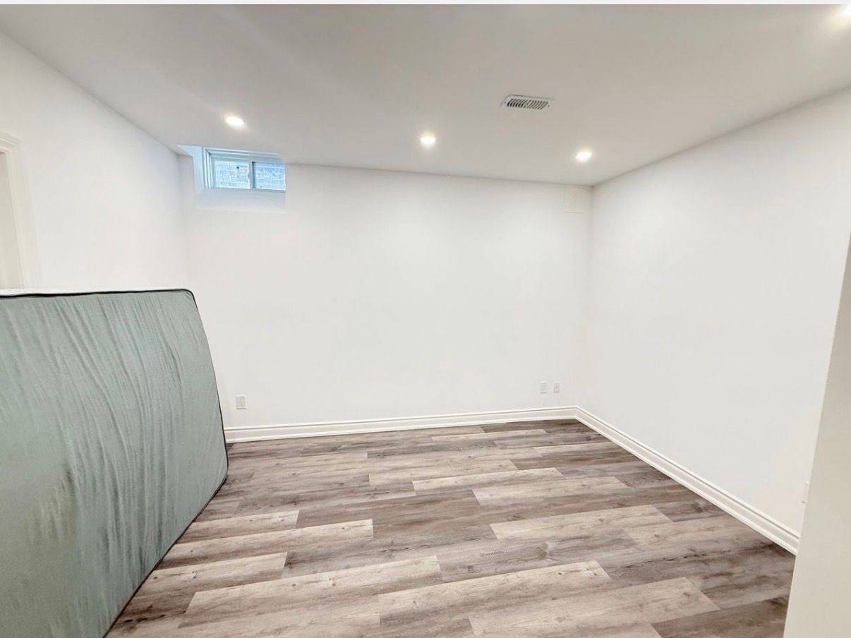 Markham, ON L6E 1T9,141 Maple Ridge CRES