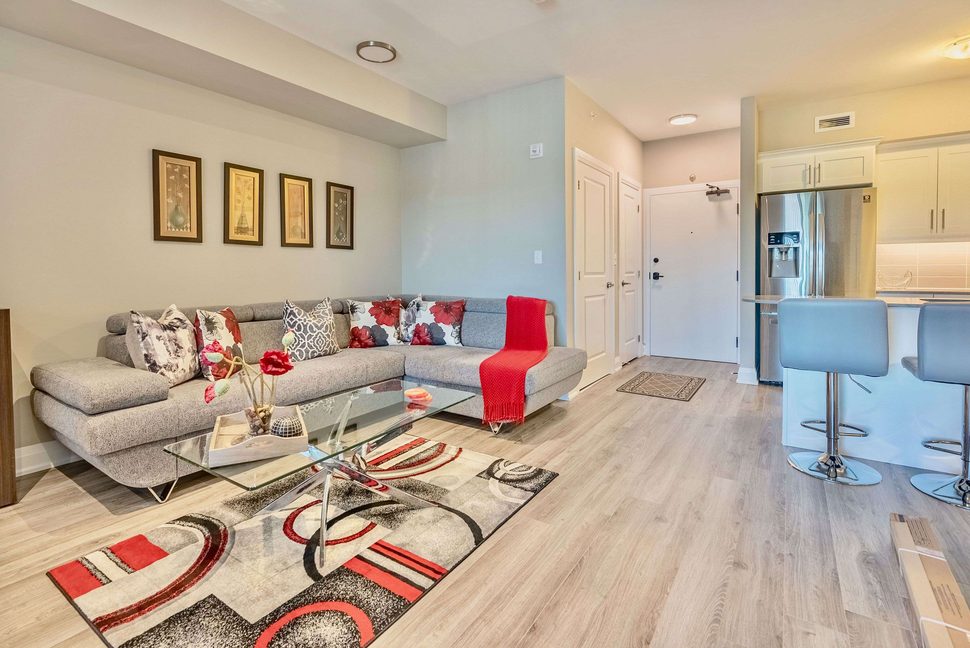 Barrie, ON L9J 0J6,54 KODA ST #305