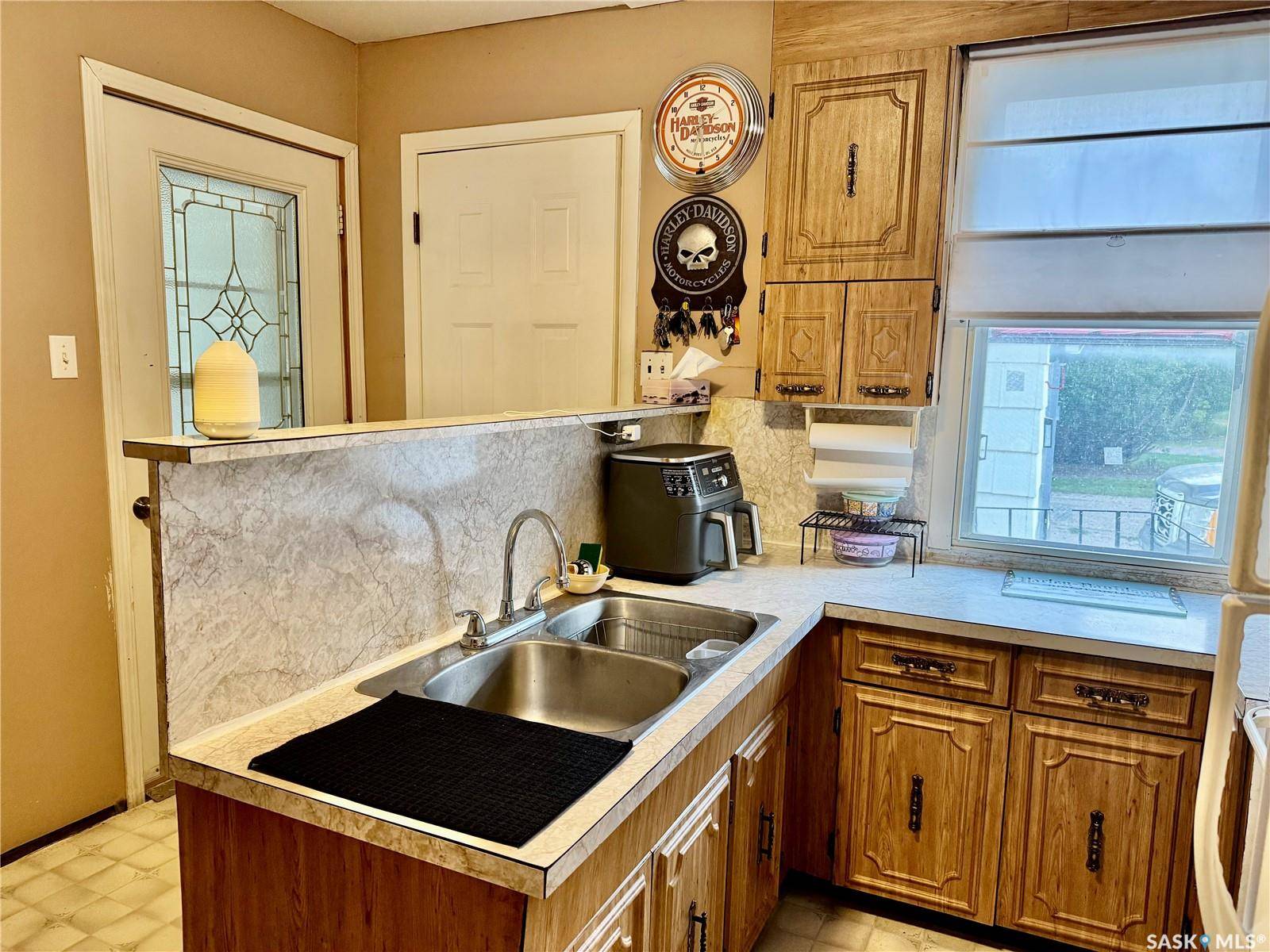 Humboldt, SK S0K 2A0,98 4th AVENUE