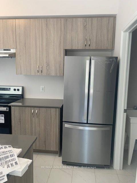 Brantford, ON N3S 0K4,585 Colborne ST #12-1