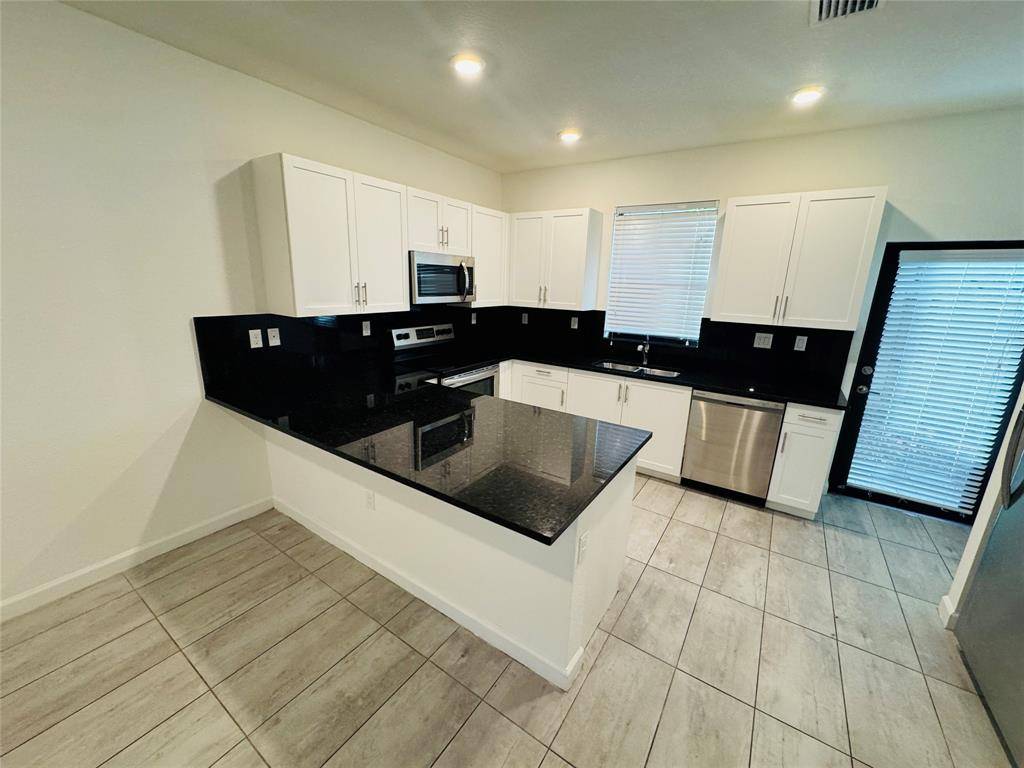 Fort Lauderdale, FL 33315,1606 SW 28th Ct