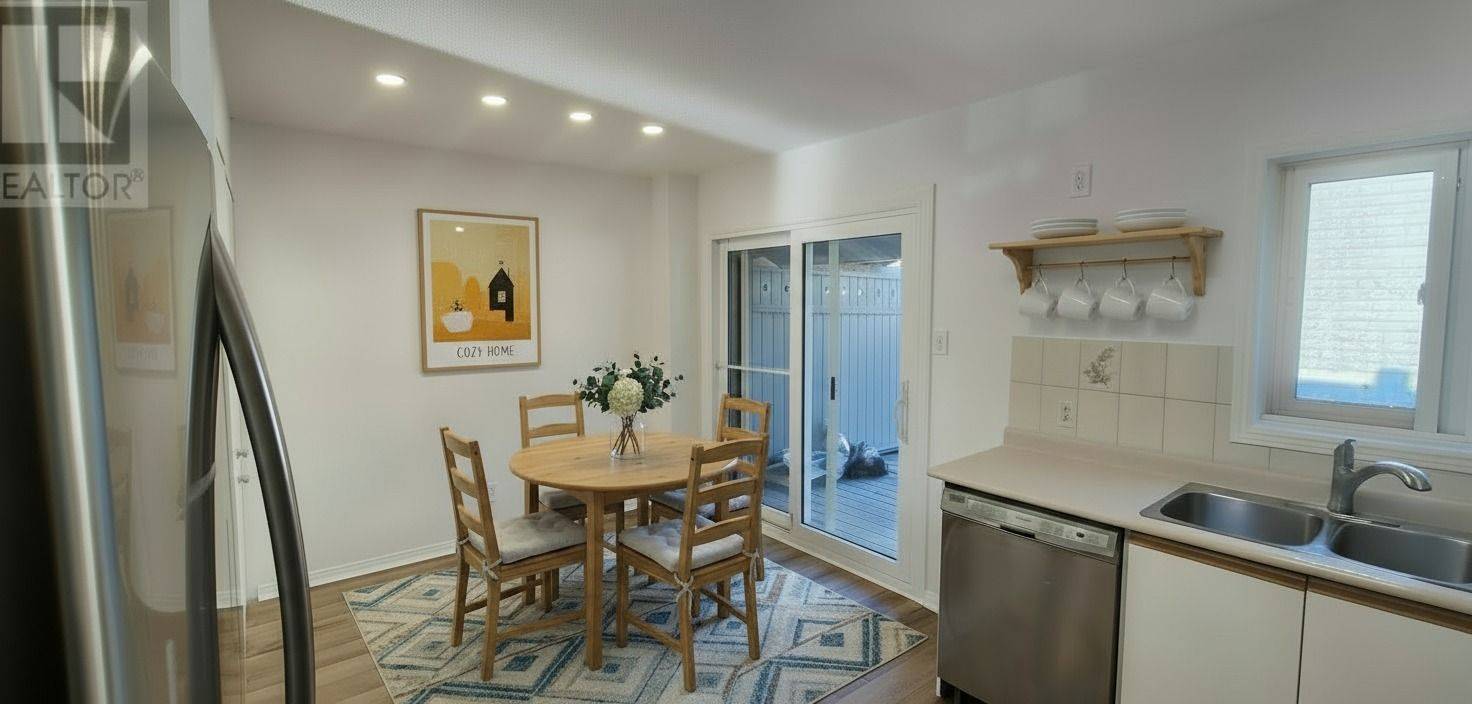 West Centre Town, ON K1Y 1H5,467 Parkdale AVE