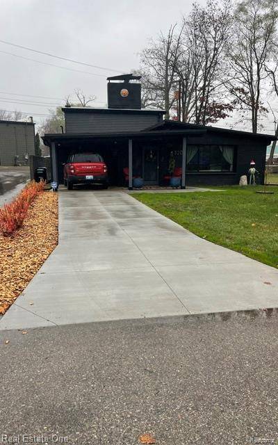 Keego Harbor, MI 48320,3202 Pridham ST