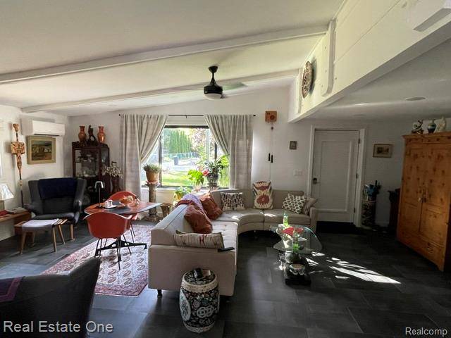 Keego Harbor, MI 48320,3202 Pridham ST