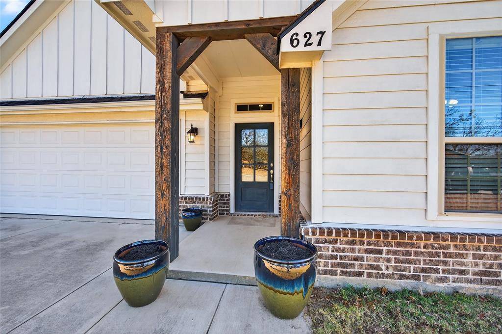 Van Alstyne, TX 75495,627 N Preston Avenue