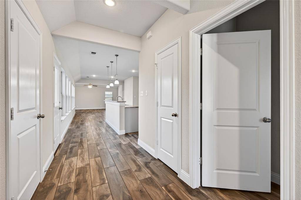 Van Alstyne, TX 75495,627 N Preston Avenue