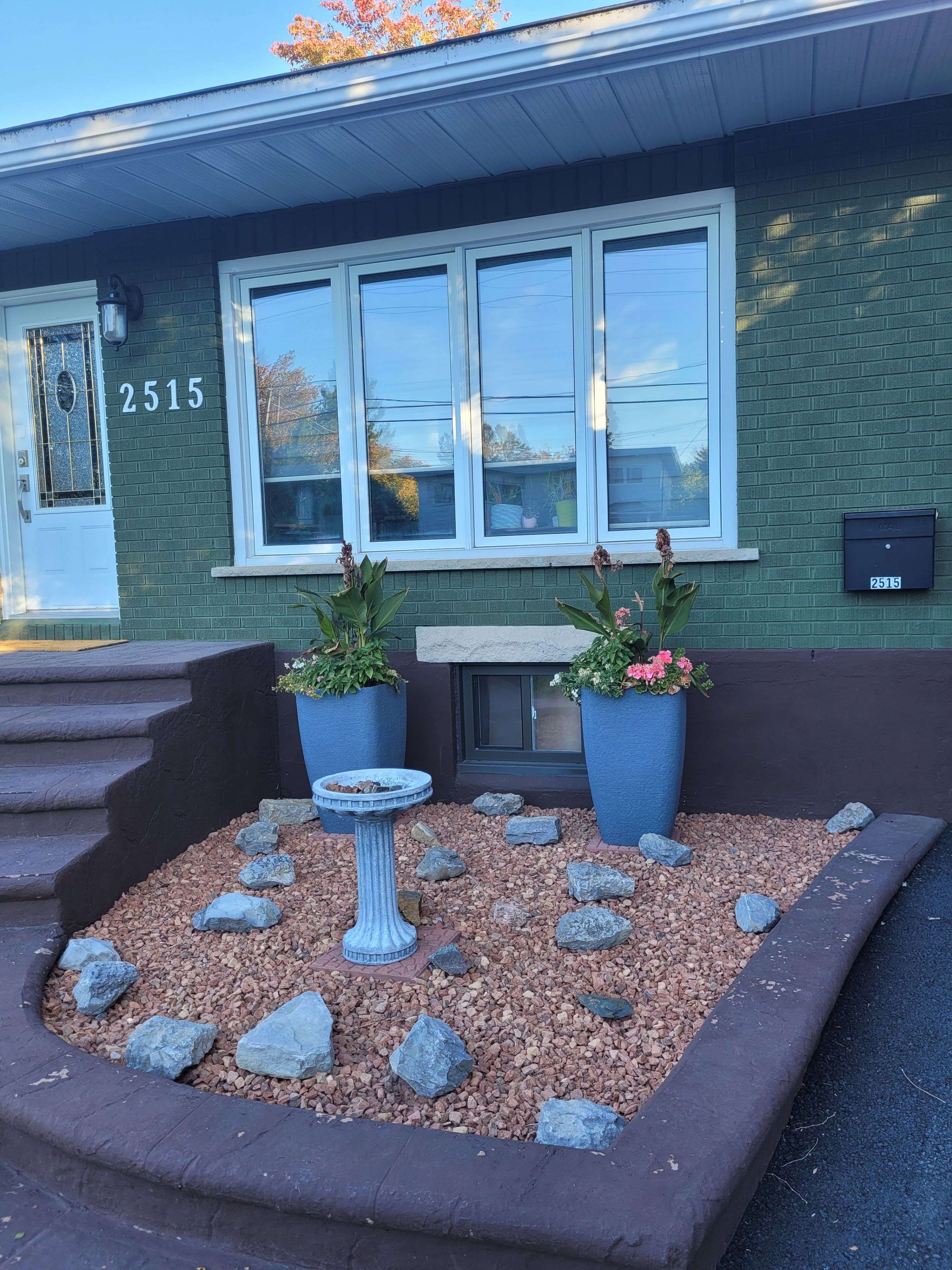 Blackburn Hamlet, ON K1B 3A4,2515 Gravelle CRES