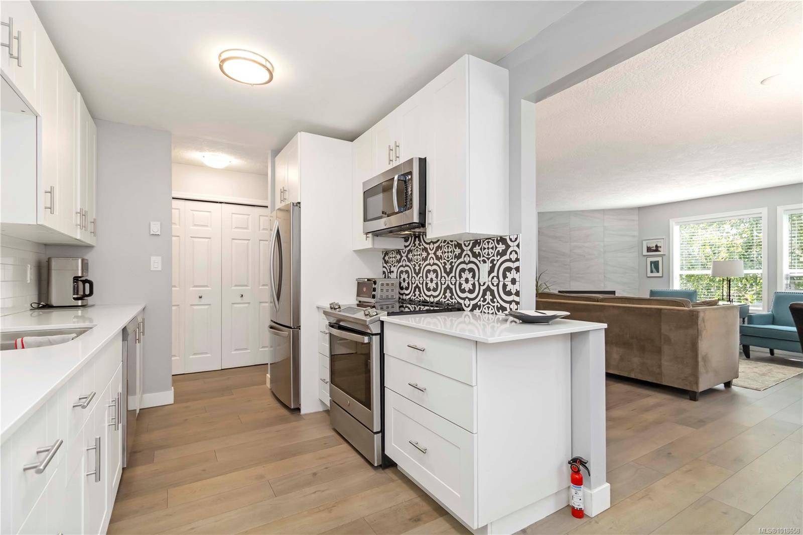 Sidney, BC V8L 2X6,9945 Fifth St #203