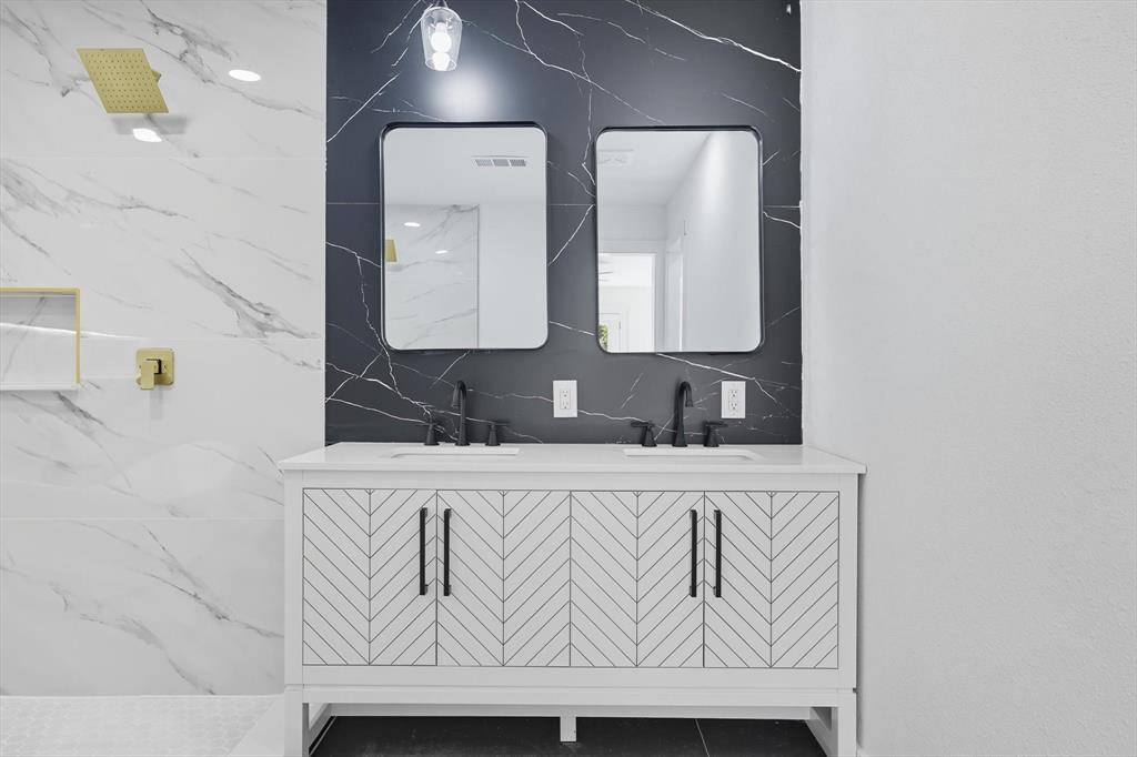 Arlington, TX 76012,1703 FOSTER Drive