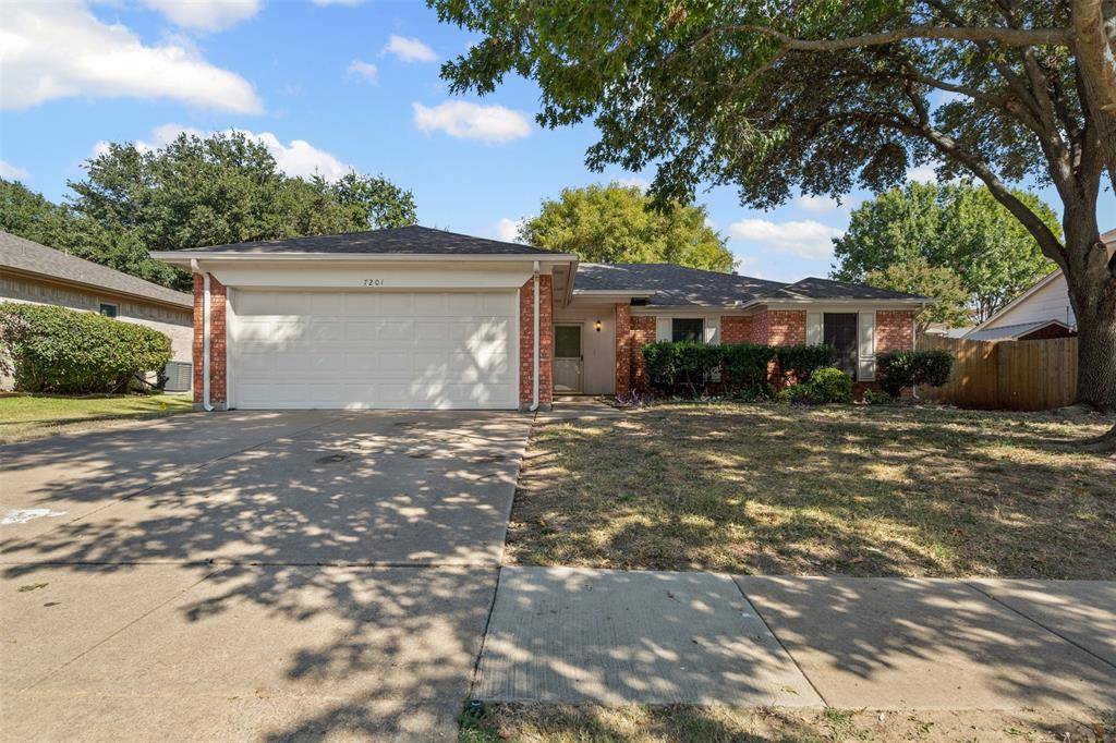 Benbrook, TX 76126,7201 Royal Oak Drive