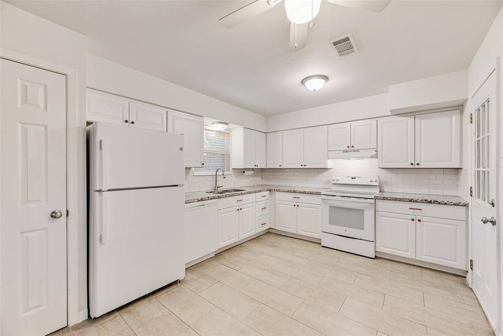 Hurst, TX 76053,1017 Calcutta Street