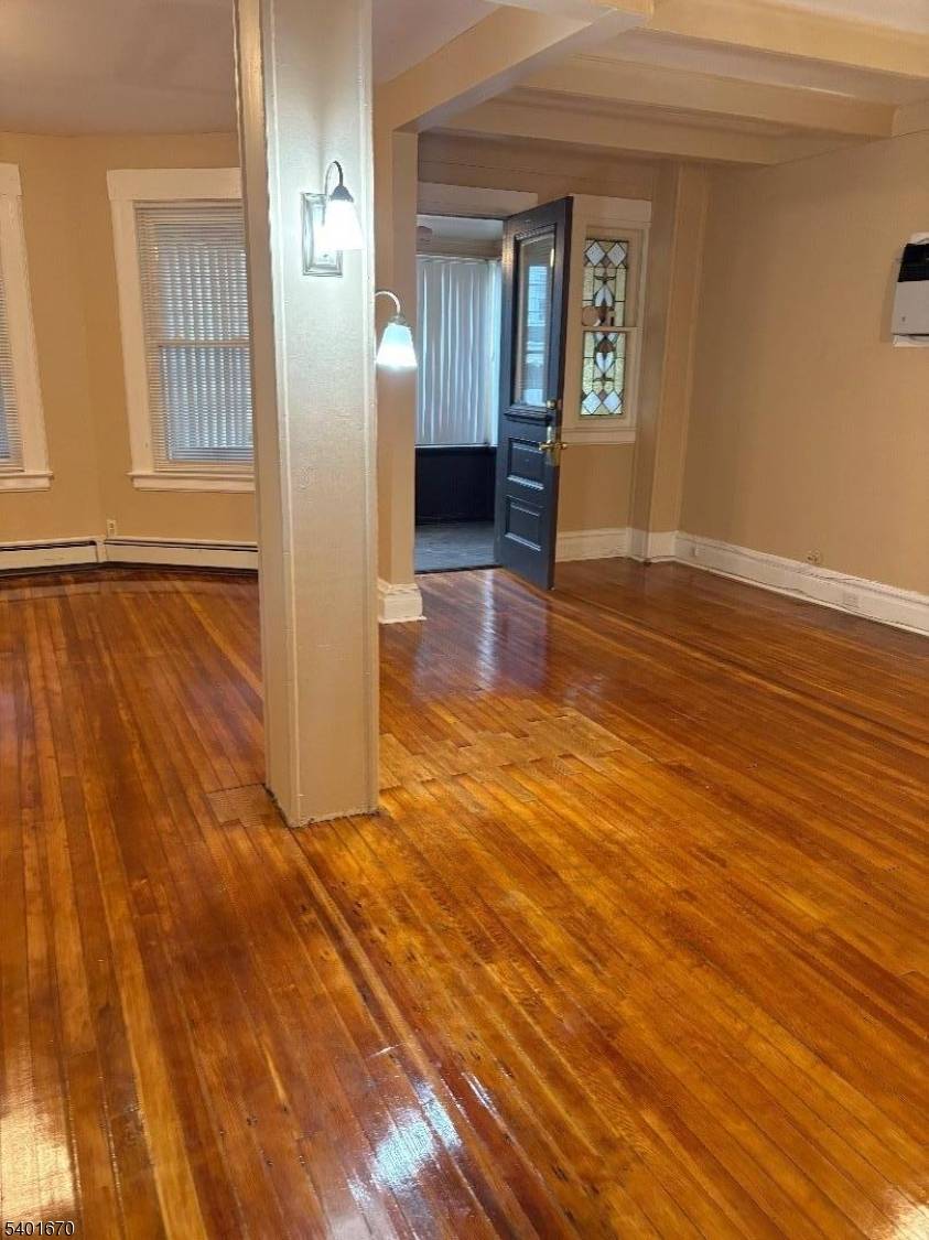 Newark City, NJ 07106,69 Saint Paul Ave