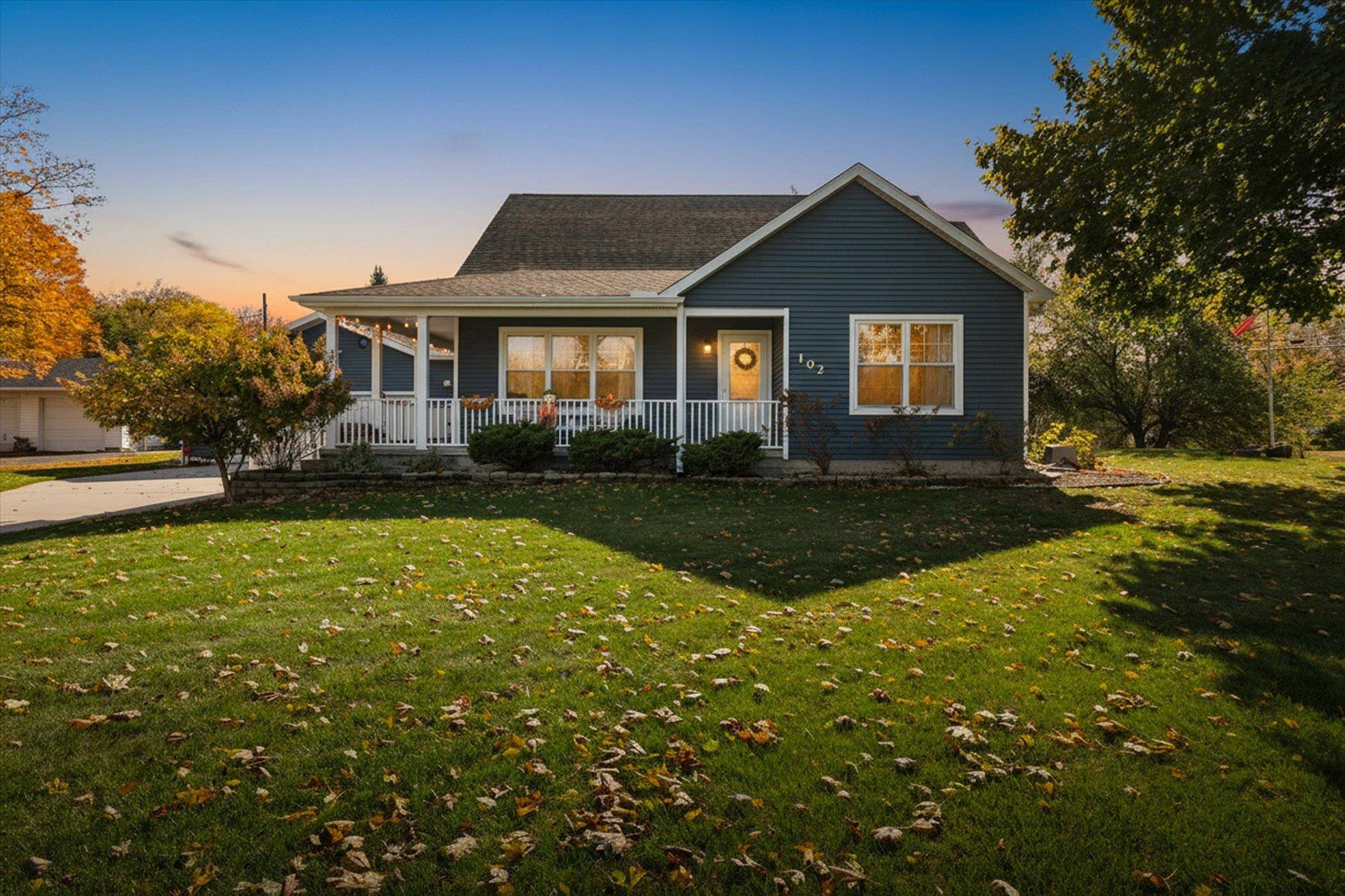 Saint Louis, MI 48880,102 E State ST